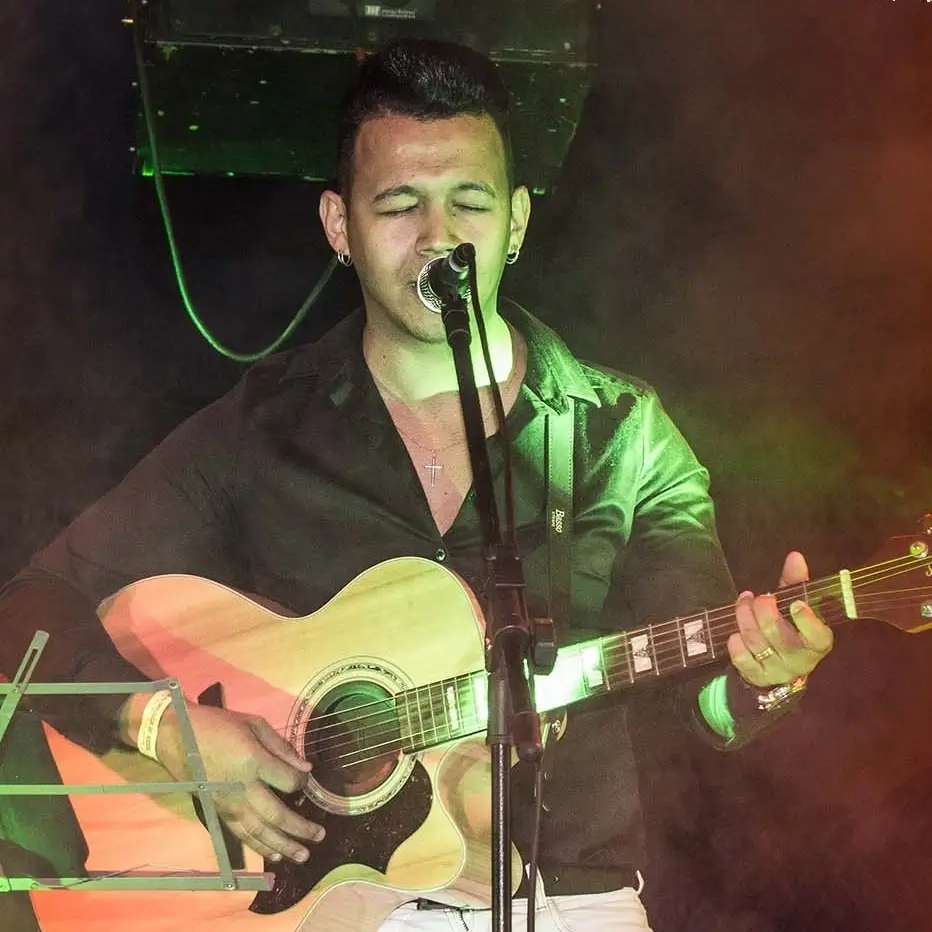 Galeria Fábio Luporinny Apresentação em Igreja com Christian Moraes.